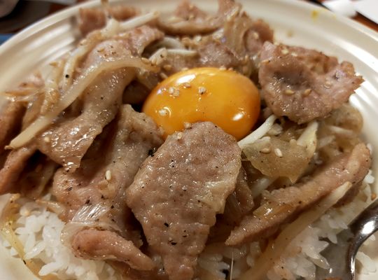 豚トロ月見丼