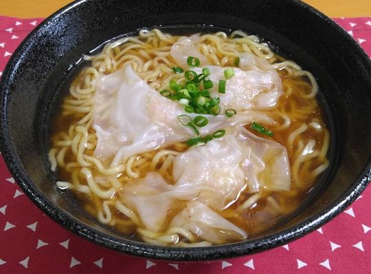 海老ワンタン麵
